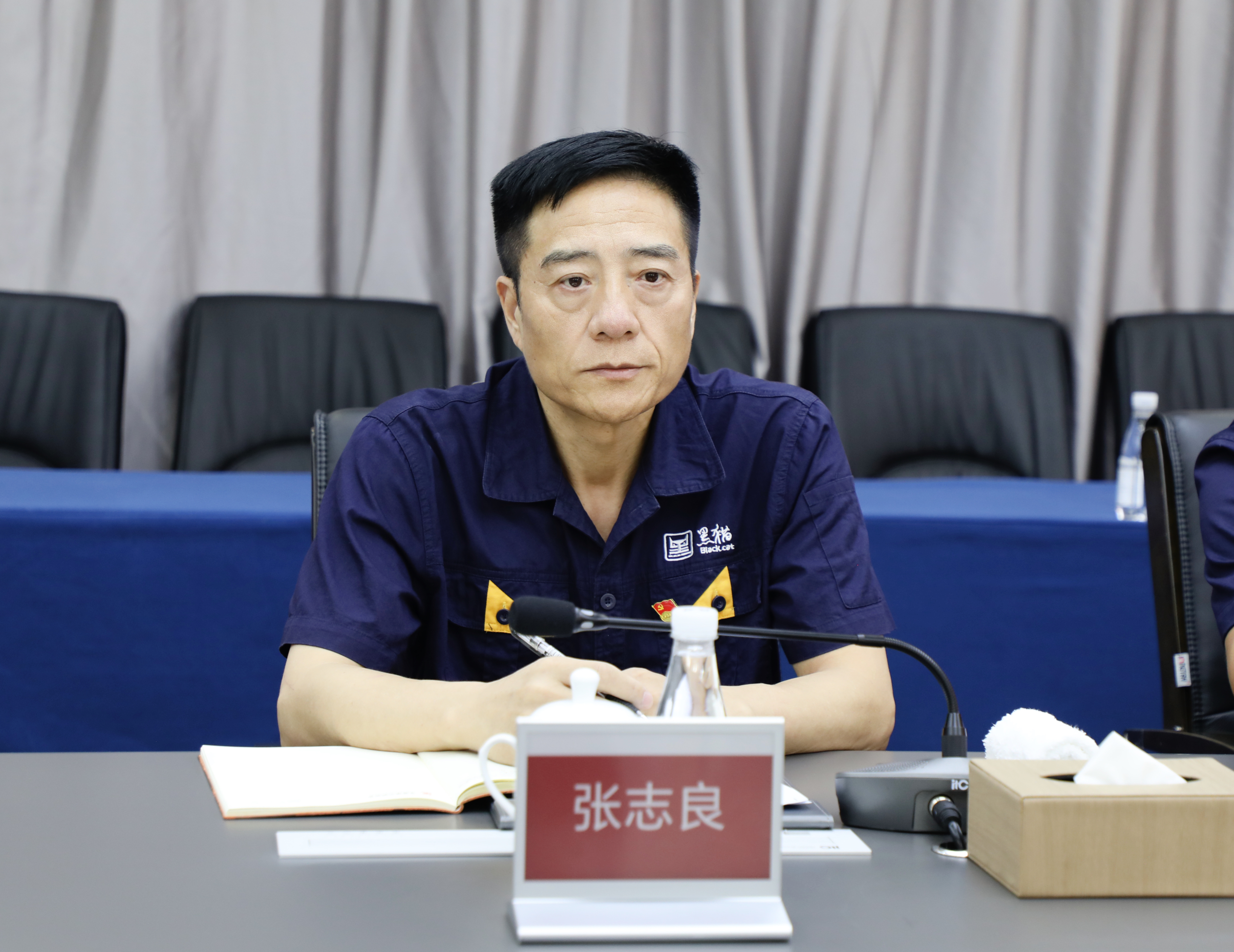 正面照.jpg 正面照.jpg