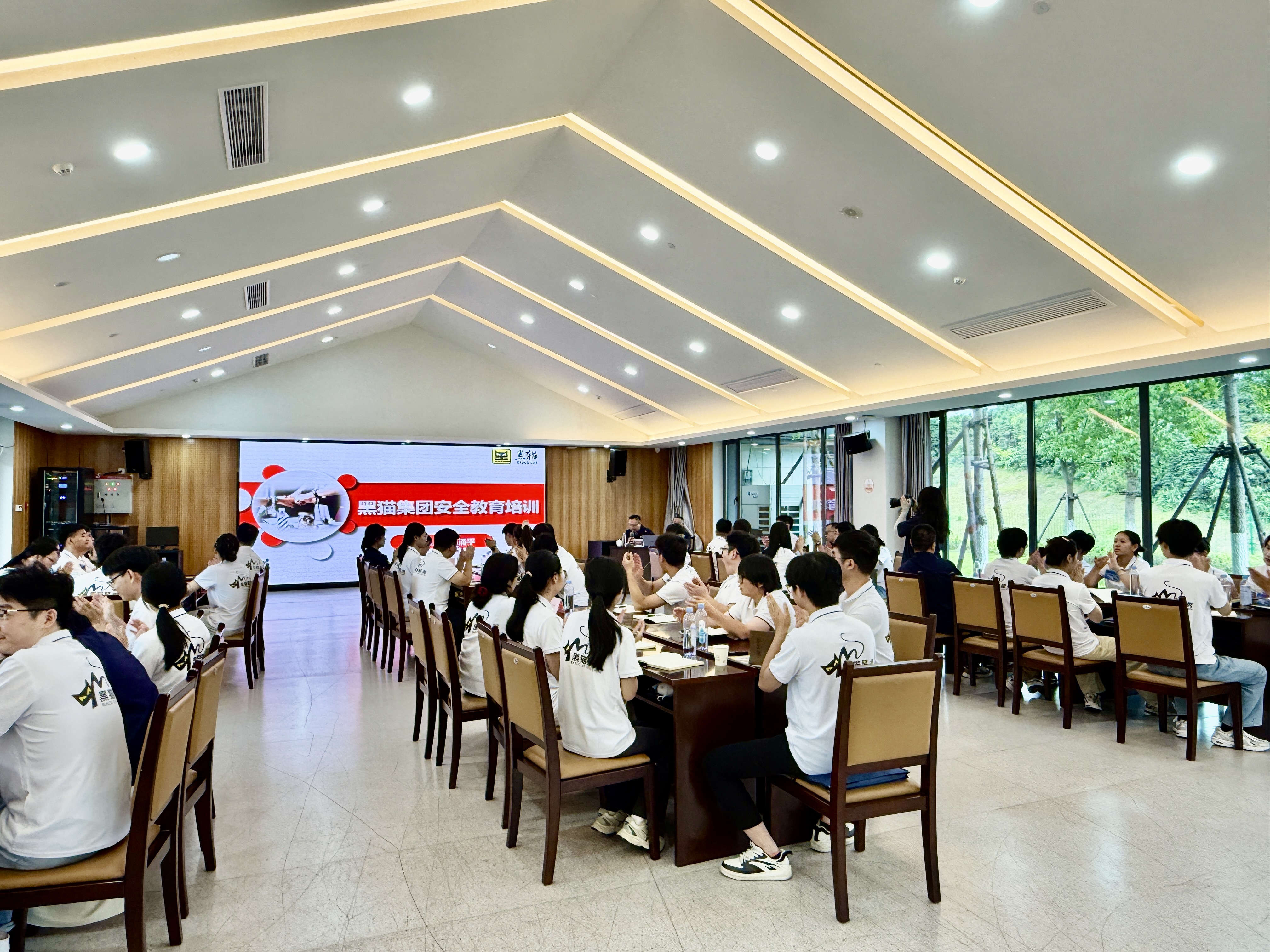 理論培訓(xùn)04.jpg 理論培訓(xùn)04.jpg